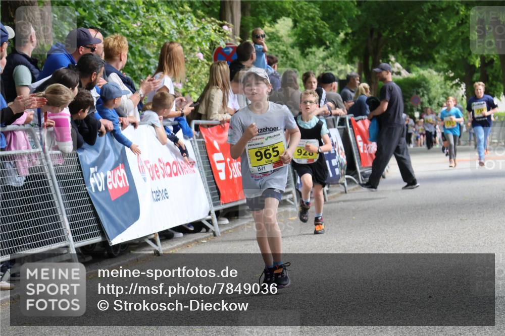 17.05.2025 - Störlauf Strokosch-Dieckow http://msf.ph/oto/7849036 17.05.2025 14:13:33 Ziel 2025, 965, 928 meine-sportfotos.de