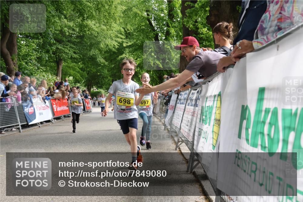 17.05.2025 - Störlauf Strokosch-Dieckow http://msf.ph/oto/7849080 17.05.2025 14:13:48 Ziel 698, 697 meine-sportfotos.de