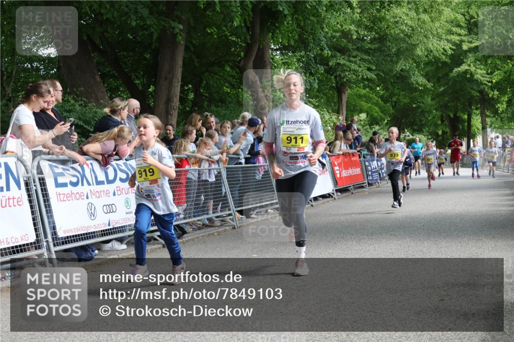 17.05.2025 - Störlauf Strokosch-Dieckow http://msf.ph/oto/7849103 17.05.2025 14:13:54 Ziel 1919, 911, 939 meine-sportfotos.de