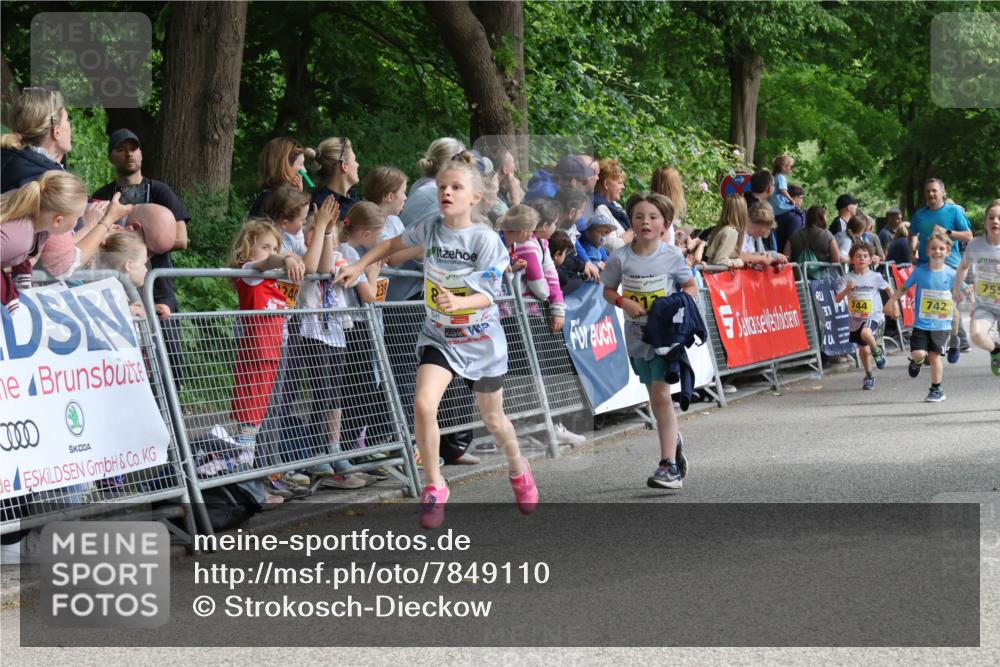 17.05.2025 - Störlauf Strokosch-Dieckow http://msf.ph/oto/7849110 17.05.2025 14:13:58 Ziel 3000, 755, 742, 311744 meine-sportfotos.de