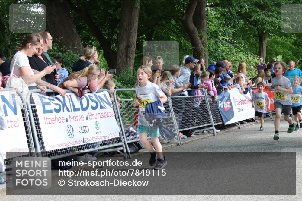 17.05.2025 - Störlauf Strokosch-Dieckow http://msf.ph/oto/7849115 17.05.2025 14:13:59 Ziel 744, 755, 742 meine-sportfotos.de