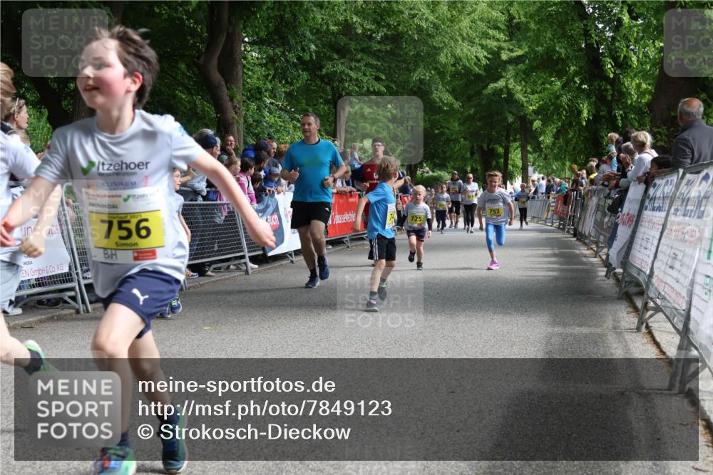 17.05.2025 - Störlauf Strokosch-Dieckow http://msf.ph/oto/7849123 17.05.2025 14:14:01 Ziel 2025, 756, 725, 752 meine-sportfotos.de