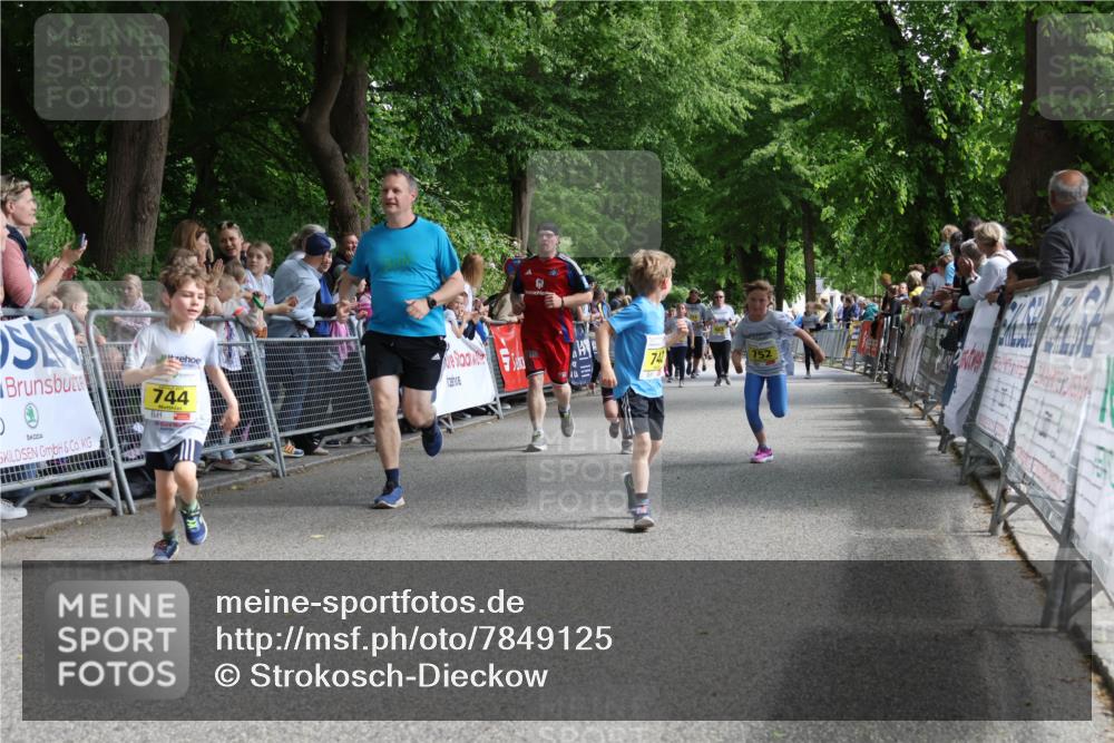 17.05.2025 - Störlauf Strokosch-Dieckow http://msf.ph/oto/7849125 17.05.2025 14:14:02 Ziel 744, 742, 752 meine-sportfotos.de