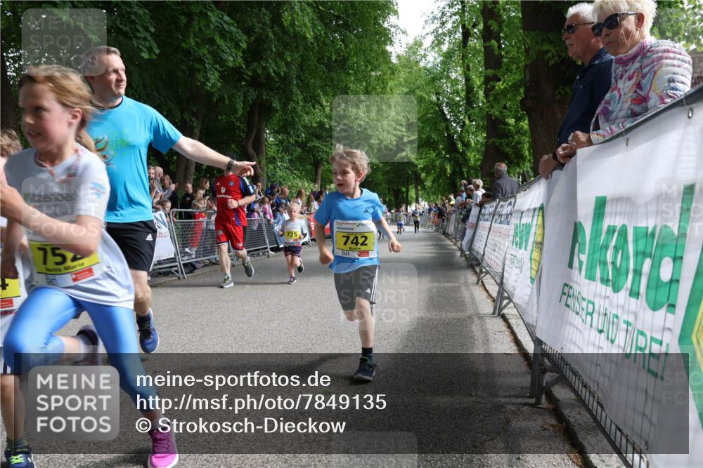17.05.2025 - Störlauf Strokosch-Dieckow http://msf.ph/oto/7849135 17.05.2025 14:14:04 Ziel 75, 725, 742 meine-sportfotos.de
