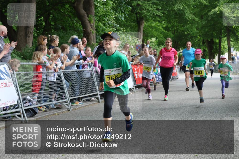 17.05.2025 - Störlauf Strokosch-Dieckow http://msf.ph/oto/7849212 17.05.2025 14:14:46 Ziel 766, 907, 763 meine-sportfotos.de