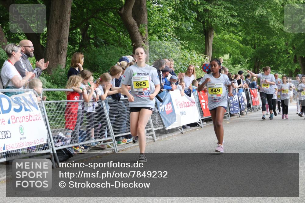 17.05.2025 - Störlauf Strokosch-Dieckow http://msf.ph/oto/7849232 17.05.2025 14:14:52 Ziel 000, 865, 946, 849, 954, 9 meine-sportfotos.de
