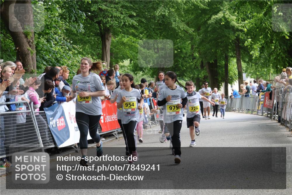 17.05.2025 - Störlauf Strokosch-Dieckow http://msf.ph/oto/7849241 17.05.2025 14:14:56 Ziel 93, 940, 954, 975, 726 meine-sportfotos.de