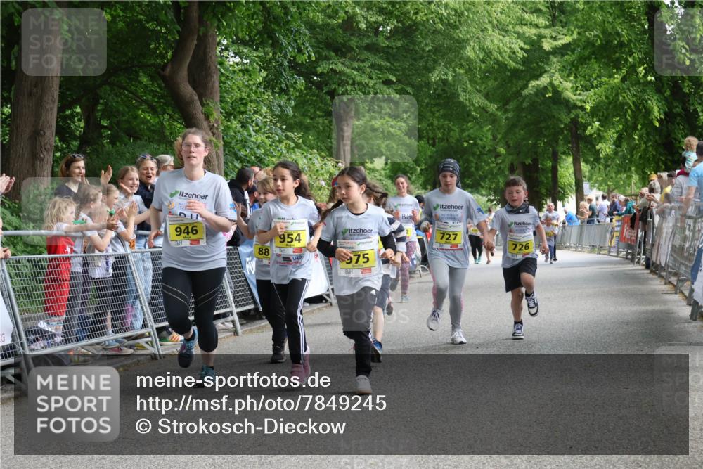17.05.2025 - Störlauf Strokosch-Dieckow http://msf.ph/oto/7849245 17.05.2025 14:14:57 Ziel 946, 88, 954, 975, 727, 726 meine-sportfotos.de