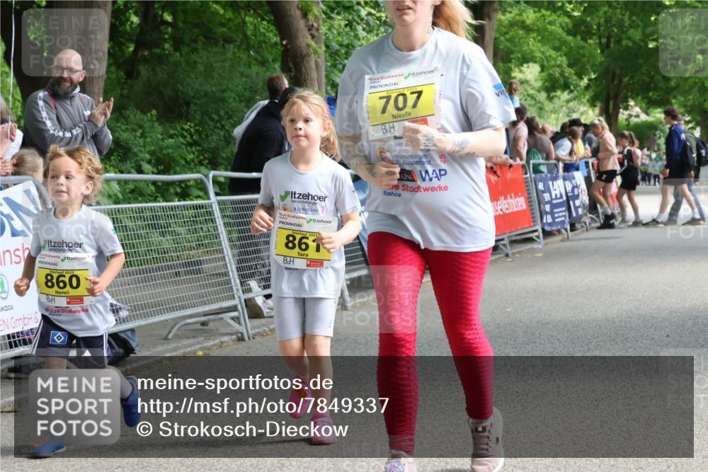17.05.2025 - Störlauf Strokosch-Dieckow http://msf.ph/oto/7849337 17.05.2025 14:15:58 Ziel 860, 2025, 861, 2025, 707 meine-sportfotos.de