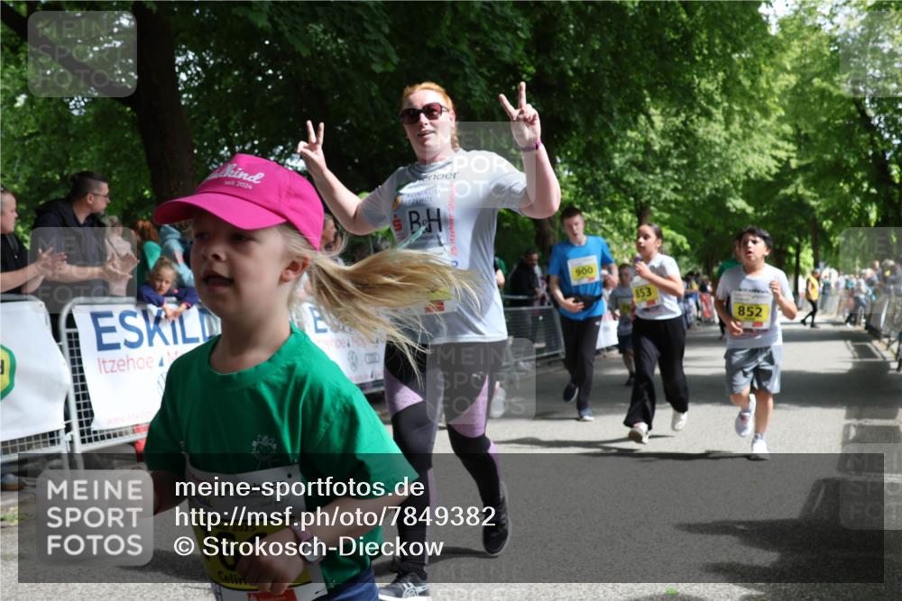 17.05.2025 - Störlauf Strokosch-Dieckow http://msf.ph/oto/7849382 17.05.2025 14:16:30 Ziel 2024, 2025, 16, 900, 853, 852 meine-sportfotos.de
