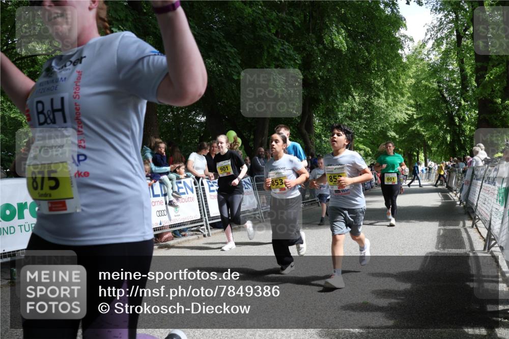 17.05.2025 - Störlauf Strokosch-Dieckow http://msf.ph/oto/7849386 17.05.2025 14:16:31 Ziel 2025, 875, 25, 901, 853, 85, 801 meine-sportfotos.de