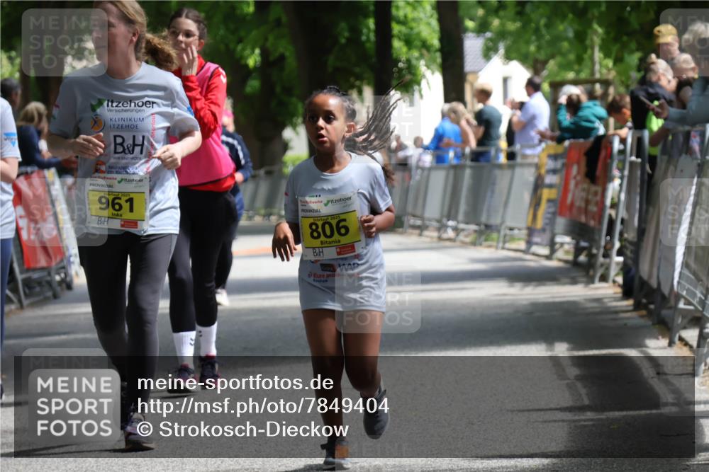 17.05.2025 - Störlauf Strokosch-Dieckow http://msf.ph/oto/7849404 17.05.2025 14:16:44 Ziel 2025, 961, 2025, 806 meine-sportfotos.de