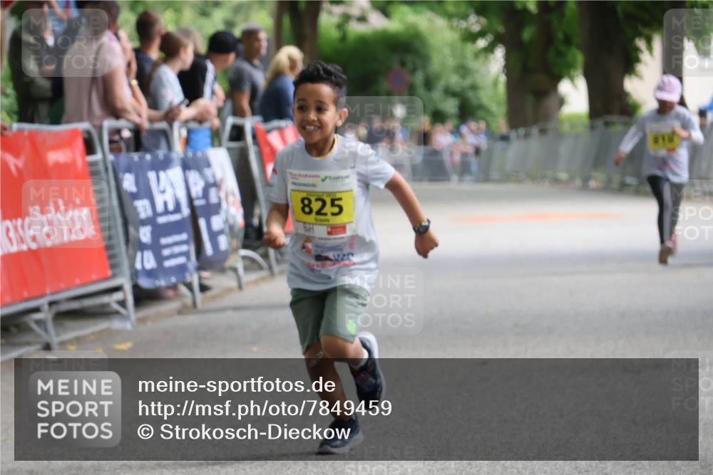 17.05.2025 - Störlauf Strokosch-Dieckow http://msf.ph/oto/7849459 17.05.2025 14:18:03 Ziel 825 meine-sportfotos.de