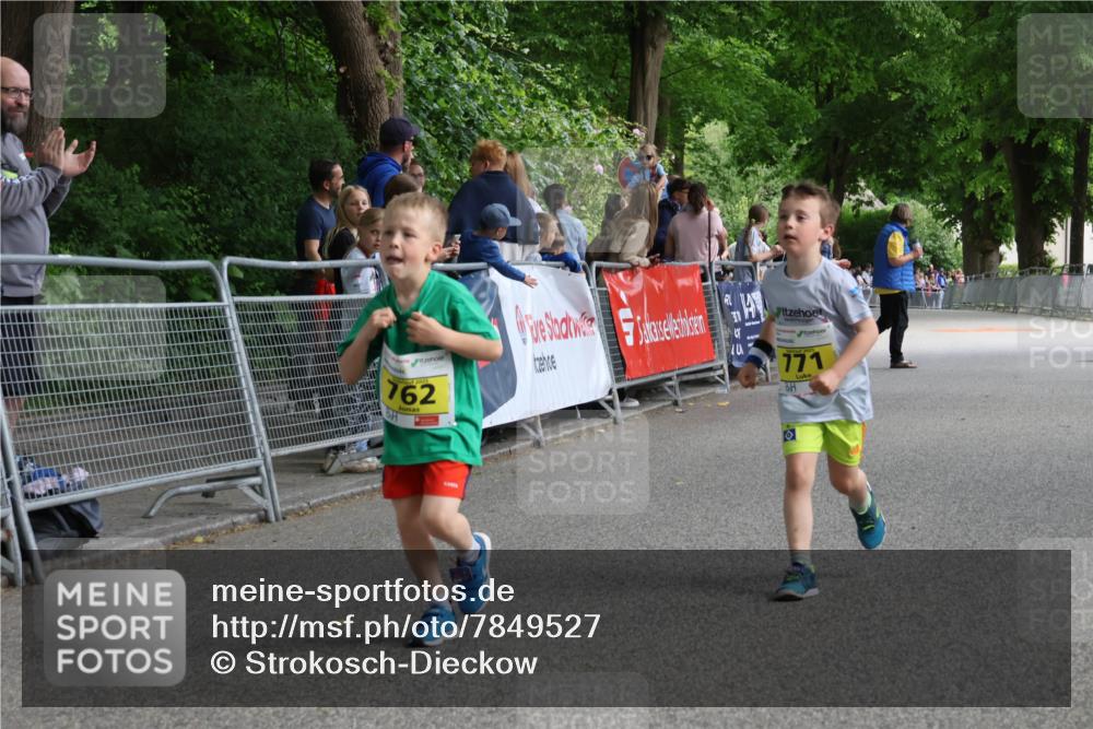 17.05.2025 - Störlauf Strokosch-Dieckow http://msf.ph/oto/7849527 17.05.2025 14:19:31 Ziel 2025, 762, 771 meine-sportfotos.de