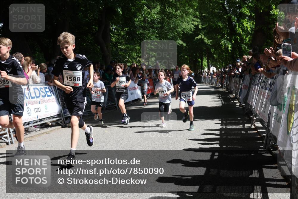 17.05.2025 - Störlauf Strokosch-Dieckow http://msf.ph/oto/7850090 17.05.2025 14:42:54 Ziel 589, 1588, 103, 1089, 1116, 1391, 1248 meine-sportfotos.de