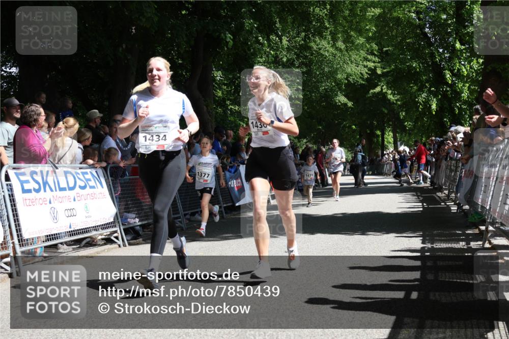 17.05.2025 - Störlauf Strokosch-Dieckow http://msf.ph/oto/7850439 17.05.2025 14:45:44 Ziel 0000, 1434, 1430, 1377, 1471 meine-sportfotos.de