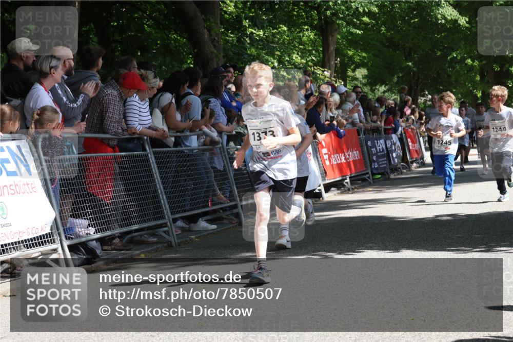 17.05.2025 - Störlauf Strokosch-Dieckow http://msf.ph/oto/7850507 17.05.2025 14:46:22 Ziel 2025, 1373, 1245, 4, 1244 meine-sportfotos.de