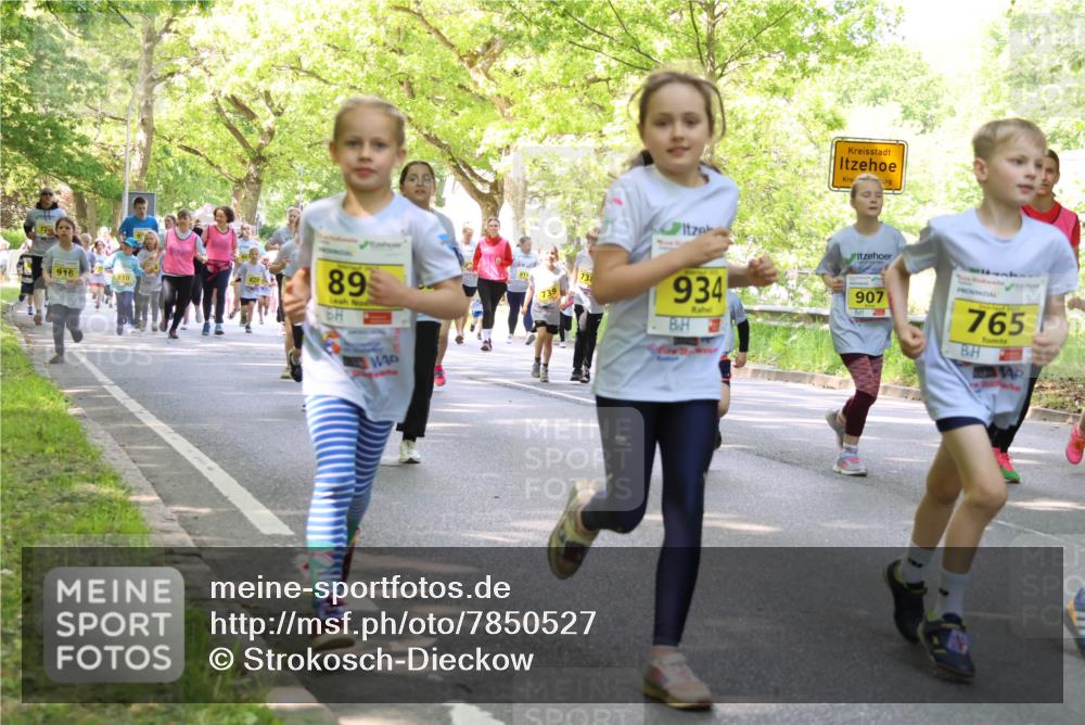17.05.2025 - Störlauf Strokosch-Dieckow http://msf.ph/oto/7850527 17.05.2025 14:01:44 Laufen 916, 910, 89, 934, 907, 765 meine-sportfotos.de
