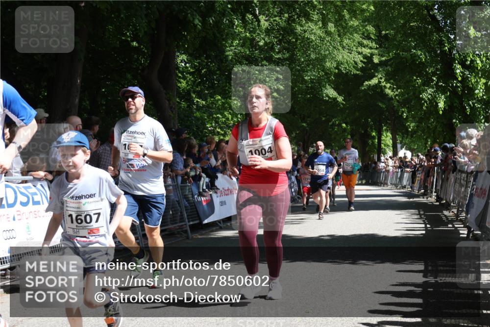 17.05.2025 - Störlauf Strokosch-Dieckow http://msf.ph/oto/7850602 17.05.2025 14:47:18 Ziel 2025, 1607, 1004, 1222, 058, 1235 meine-sportfotos.de