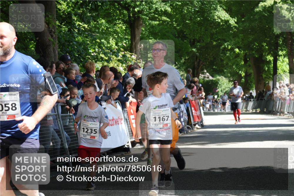 17.05.2025 - Störlauf Strokosch-Dieckow http://msf.ph/oto/7850616 17.05.2025 14:47:22 Ziel 2025, 058, 1235, 2025, 1167 meine-sportfotos.de