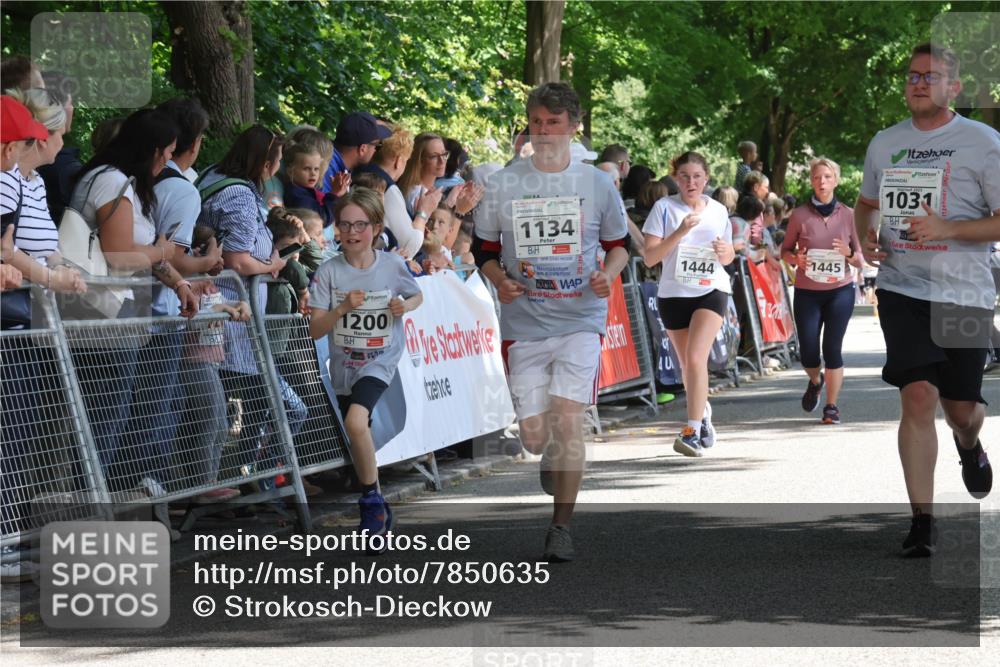 17.05.2025 - Störlauf Strokosch-Dieckow http://msf.ph/oto/7850635 17.05.2025 14:47:46 Ziel 1200, 9, 46, 1134, 1444, 1445, 1031 meine-sportfotos.de