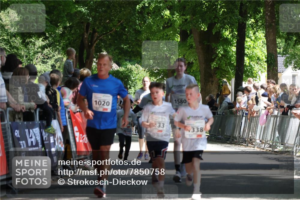 17.05.2025 - Störlauf Strokosch-Dieckow http://msf.ph/oto/7850758 17.05.2025 14:49:01 Ziel 1020, 1580, 33, 338 meine-sportfotos.de