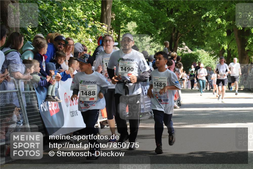 17.05.2025 - Störlauf Strokosch-Dieckow http://msf.ph/oto/7850775 17.05.2025 14:49:10 Ziel 1488, 2025, 1490, 1489, 1086, 105 meine-sportfotos.de