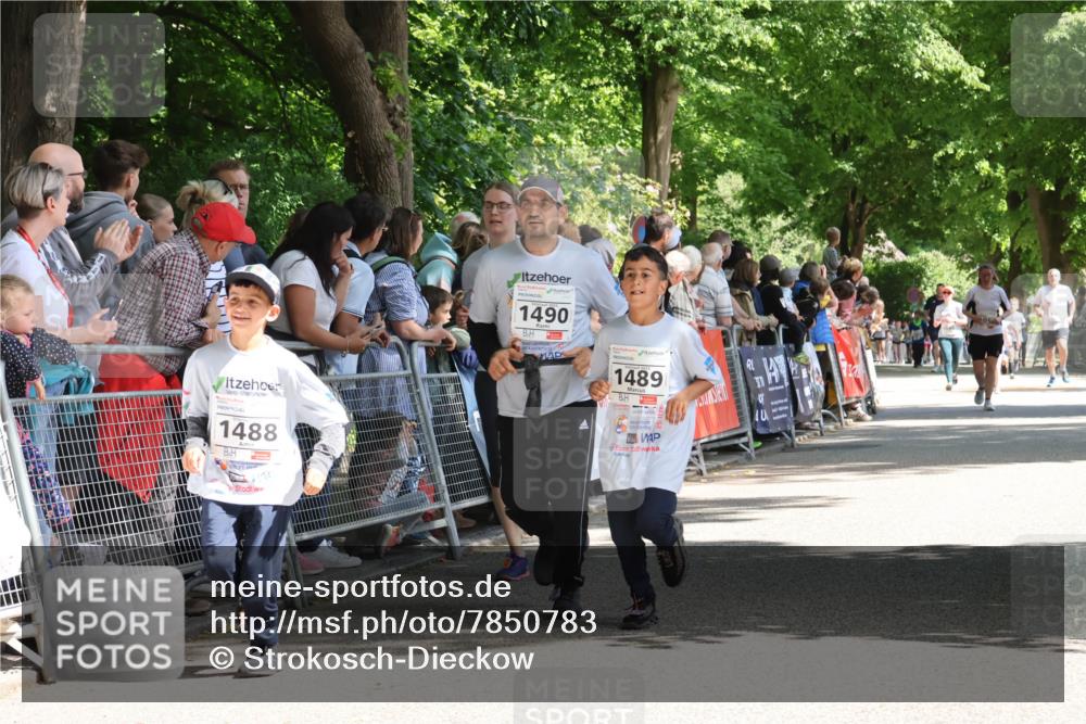 17.05.2025 - Störlauf Strokosch-Dieckow http://msf.ph/oto/7850783 17.05.2025 14:49:12 Ziel 1488, 1490, 1489 meine-sportfotos.de