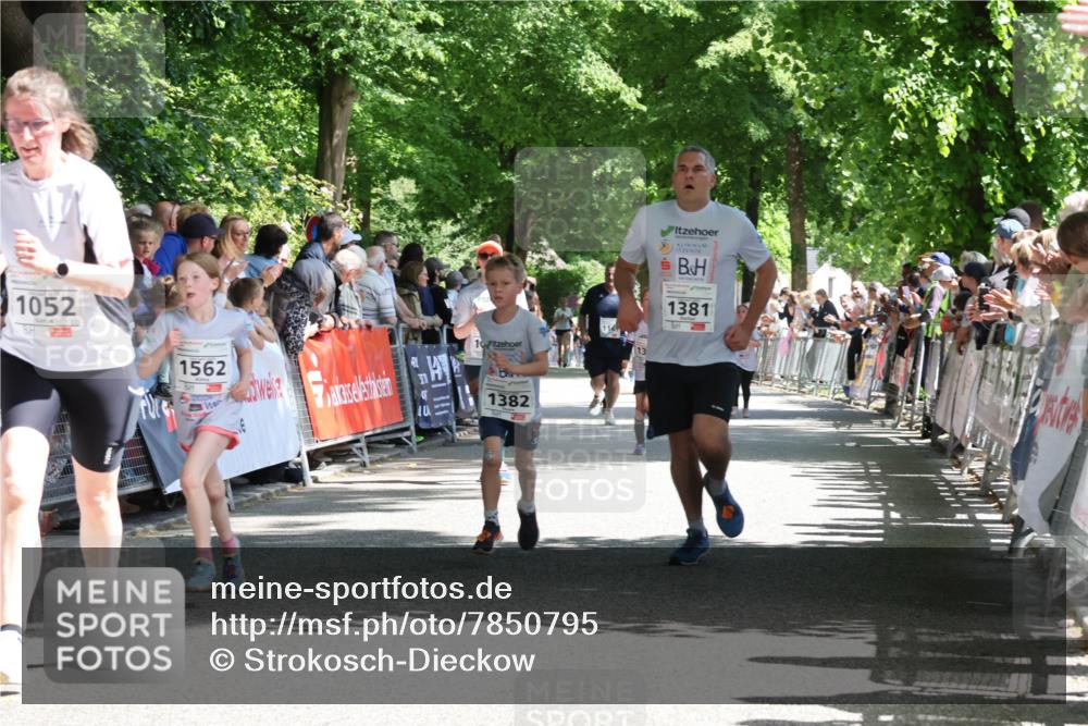 17.05.2025 - Störlauf Strokosch-Dieckow http://msf.ph/oto/7850795 17.05.2025 14:49:23 Ziel 1052, 1562, 1, 1382, 13, 1381 meine-sportfotos.de