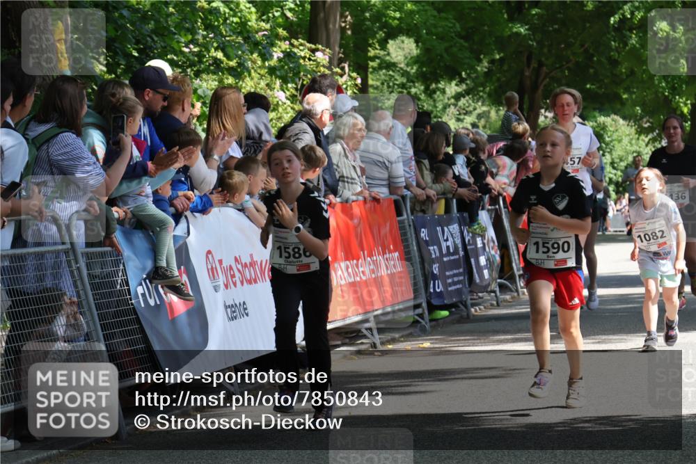 17.05.2025 - Störlauf Strokosch-Dieckow http://msf.ph/oto/7850843 17.05.2025 14:49:43 Ziel 1586, 57, 1590, 1082, 136 meine-sportfotos.de