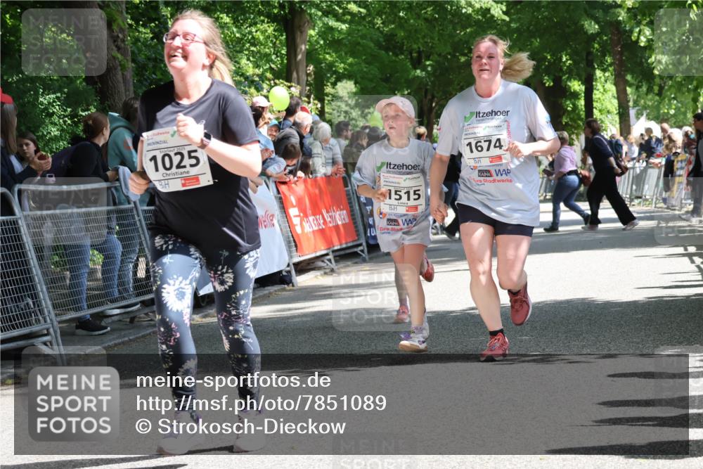 17.05.2025 - Störlauf Strokosch-Dieckow http://msf.ph/oto/7851089 17.05.2025 14:52:37 Ziel 2025, 1025, 40, 1515, 1674 meine-sportfotos.de