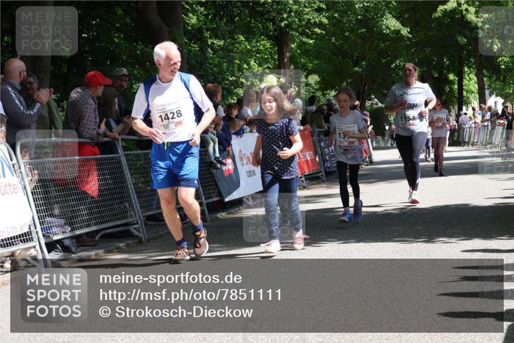 17.05.2025 - Störlauf Strokosch-Dieckow http://msf.ph/oto/7851111 17.05.2025 14:53:01 Ziel 1428, 135, 1153 meine-sportfotos.de