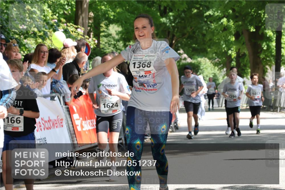 17.05.2025 - Störlauf Strokosch-Dieckow http://msf.ph/oto/7851237 17.05.2025 14:54:37 Ziel 2025, 1368, 2025, 166, 1624, 1306, 1467, 1296 meine-sportfotos.de