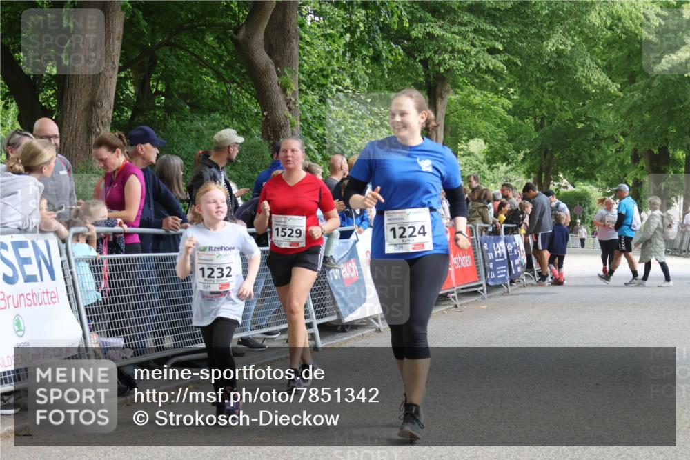 17.05.2025 - Störlauf Strokosch-Dieckow http://msf.ph/oto/7851342 17.05.2025 14:56:05 Ziel 1232, 1529, 1224, 1556 meine-sportfotos.de