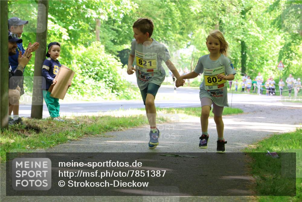 17.05.2025 - Störlauf Strokosch-Dieckow http://msf.ph/oto/7851387 17.05.2025 14:12:31 Laufen 821, 803 meine-sportfotos.de