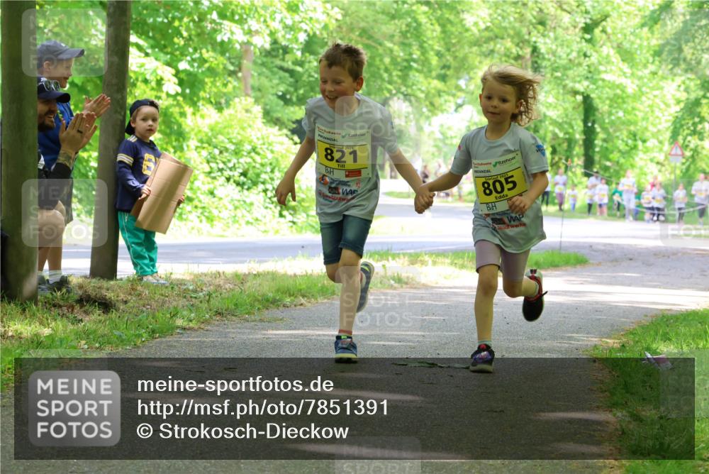17.05.2025 - Störlauf Strokosch-Dieckow http://msf.ph/oto/7851391 17.05.2025 14:12:31 Laufen 2025, 821, 2025, 805 meine-sportfotos.de