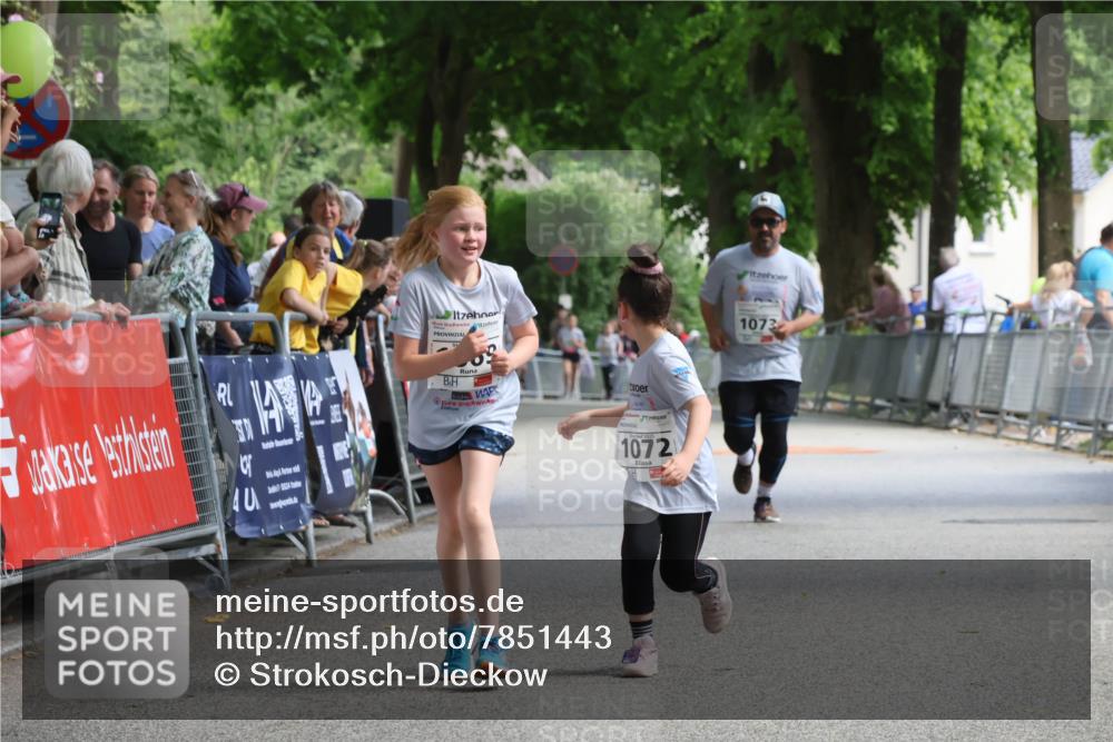 17.05.2025 - Störlauf Strokosch-Dieckow http://msf.ph/oto/7851443 17.05.2025 14:57:45 Ziel 40, 2025, 1072, 1073 meine-sportfotos.de