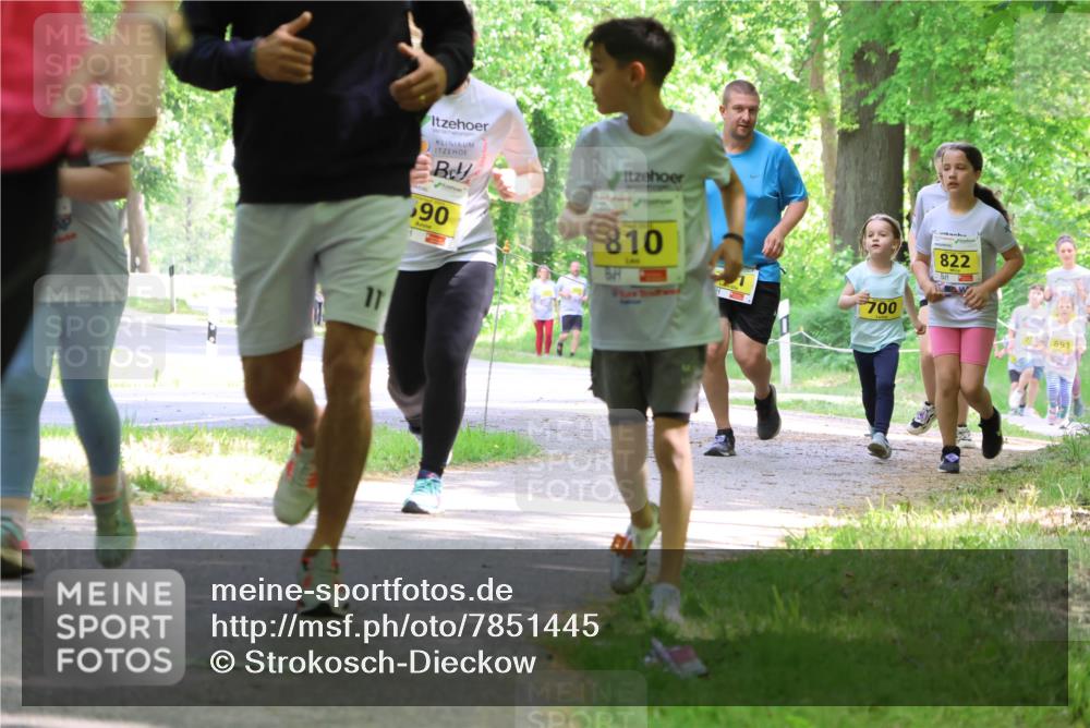 17.05.2025 - Störlauf Strokosch-Dieckow http://msf.ph/oto/7851445 17.05.2025 14:12:51 Laufen 11, 90, 810, 700, 822, 891 meine-sportfotos.de