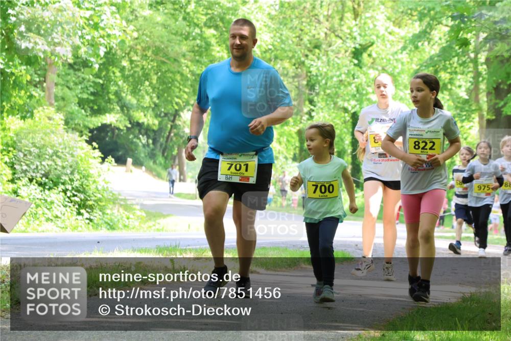 17.05.2025 - Störlauf Strokosch-Dieckow http://msf.ph/oto/7851456 17.05.2025 14:12:55 Laufen 701, 700, 822, 58, 88, 975 meine-sportfotos.de