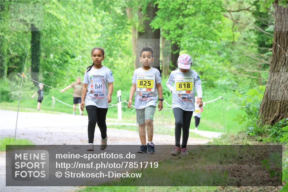 17.05.2025 - Störlauf Strokosch-Dieckow http://msf.ph/oto/7851719 17.05.2025 14:15:54 Laufen 825, 818 meine-sportfotos.de