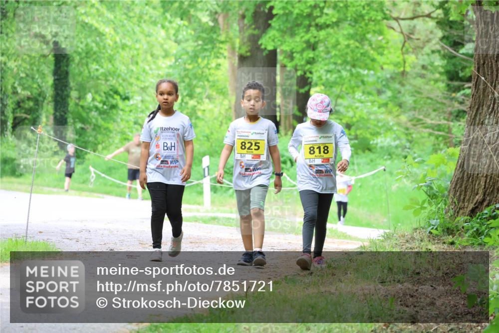 17.05.2025 - Störlauf Strokosch-Dieckow http://msf.ph/oto/7851721 17.05.2025 14:15:54 Laufen 825, 818 meine-sportfotos.de