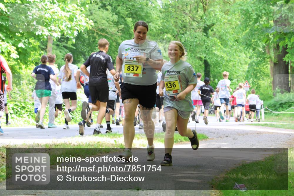 17.05.2025 - Störlauf Strokosch-Dieckow http://msf.ph/oto/7851754 17.05.2025 14:16:54 Laufen 837, 836 meine-sportfotos.de