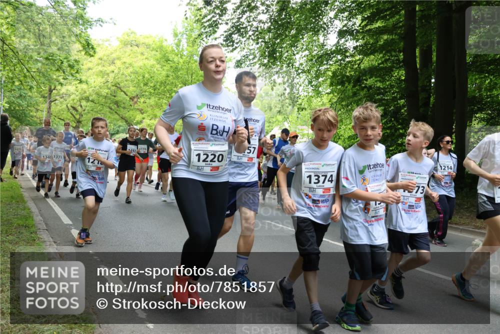17.05.2025 - Störlauf Strokosch-Dieckow http://msf.ph/oto/7851857 17.05.2025 14:17:38 Laufen 1473, 1340, 1371, 12, 1492, 1115, 2025, 1220, 57, 2025, 1374, 573, 1214 meine-sportfotos.de