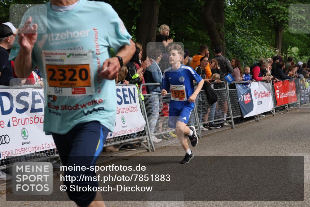 17.05.2025 - Störlauf Strokosch-Dieckow http://msf.ph/oto/7851883 17.05.2025 15:24:59 Ziel 2025, 2320, 117, 1975 meine-sportfotos.de