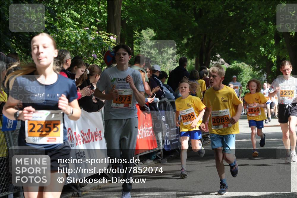 17.05.2025 - Störlauf Strokosch-Dieckow http://msf.ph/oto/7852074 17.05.2025 15:27:14 Ziel 2025, 2255, 1973, 11, 2095, 2089, 2066, 2257 meine-sportfotos.de