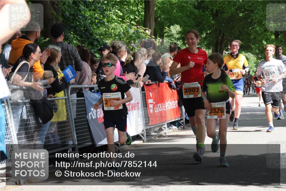 17.05.2025 - Störlauf Strokosch-Dieckow http://msf.ph/oto/7852144 17.05.2025 15:27:52 Ziel 2, 2002, 2326, 1996, 5259 meine-sportfotos.de