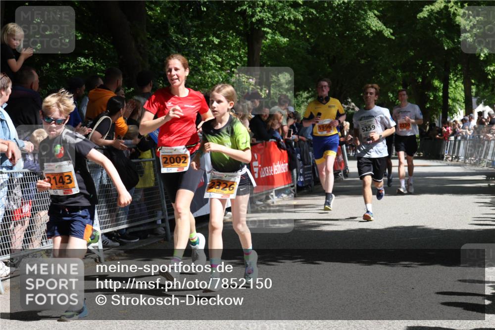 17.05.2025 - Störlauf Strokosch-Dieckow http://msf.ph/oto/7852150 17.05.2025 15:27:54 Ziel 2143, 2002, 2326, 1996, 5259, 2230 meine-sportfotos.de