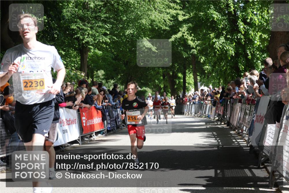 17.05.2025 - Störlauf Strokosch-Dieckow http://msf.ph/oto/7852170 17.05.2025 15:27:59 Ziel 2025, 2230, 2142 meine-sportfotos.de