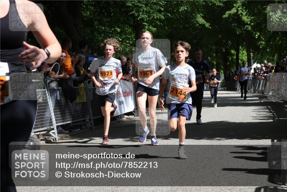 17.05.2025 - Störlauf Strokosch-Dieckow http://msf.ph/oto/7852213 17.05.2025 15:28:19 Ziel 1923, 1961, 2144, 9 meine-sportfotos.de
