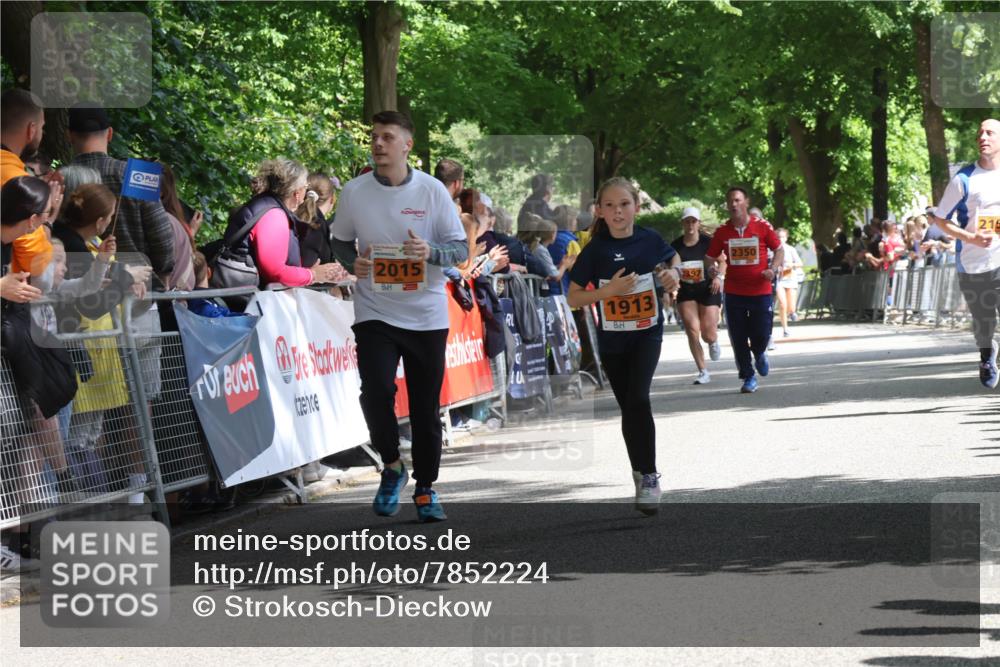 17.05.2025 - Störlauf Strokosch-Dieckow http://msf.ph/oto/7852224 17.05.2025 15:28:21 Ziel 2015, 1913, 397, 2350, 215 meine-sportfotos.de